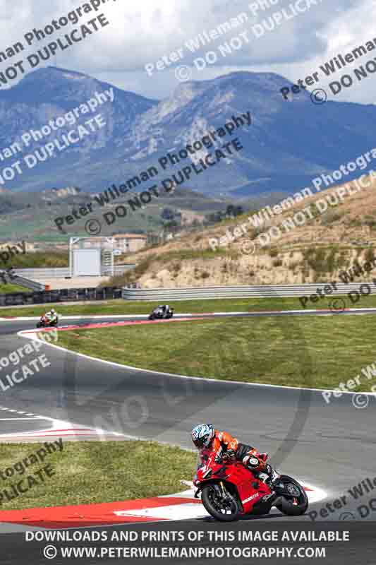 cadwell no limits trackday;cadwell park;cadwell park photographs;cadwell trackday photographs;enduro digital images;event digital images;eventdigitalimages;navarra;no limits trackdays;peter wileman photography;racing digital images;trackday digital images;trackday photos